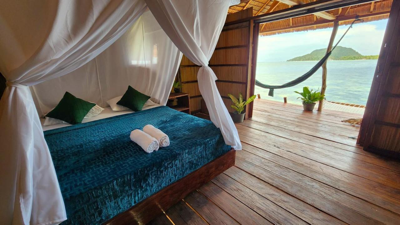 Mansuar Raja Ampat Bungalows Kri エクステリア 写真