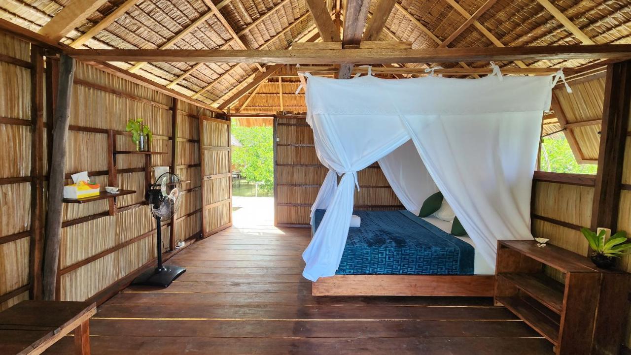 Mansuar Raja Ampat Bungalows Kri エクステリア 写真
